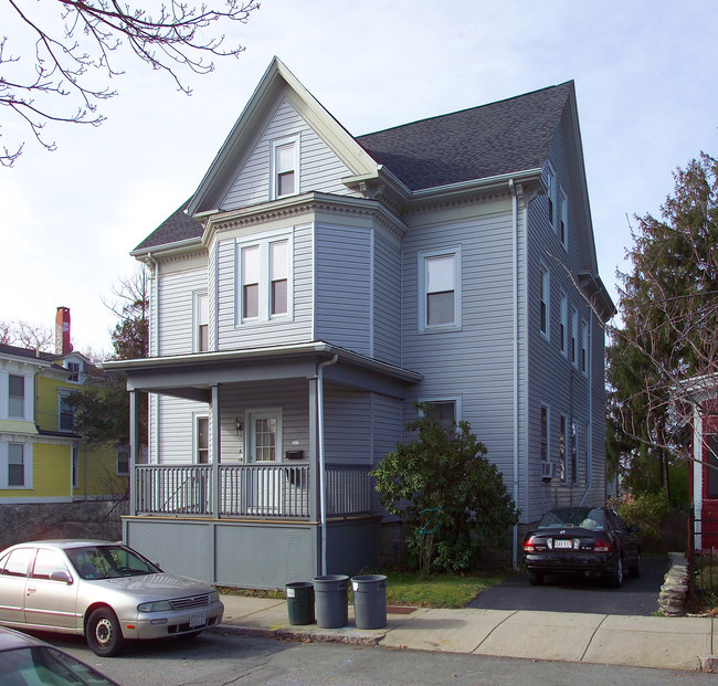 232 High St in Fall River, MA - Foto de edificio - Building Photo