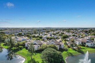 9407 Fontainebleau Blvd in Miami, FL - Building Photo - Building Photo