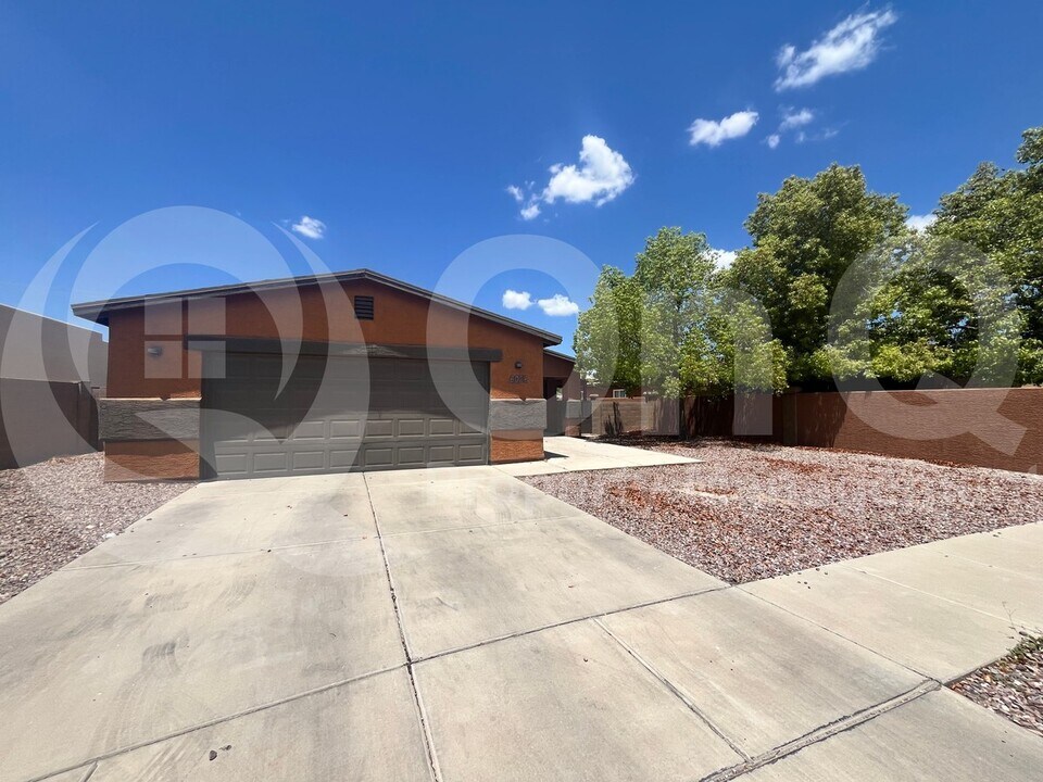 6026 S John Vic Pl in Tucson, AZ - Building Photo