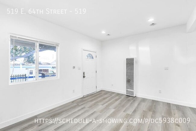 519 E 64th St in Los Angeles, CA - Building Photo - Building Photo