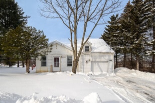 6 Utica Ave in Latham, NY - Building Photo