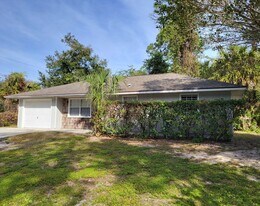 8636 24th St in Vero Beach, FL - Building Photo