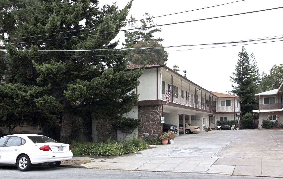 33 Claremont Ave in Redwood City, CA - Building Photo