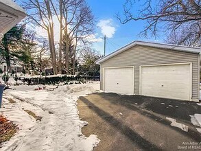 822 Edgewood Pl, Unit 822 in Ann Arbor, MI - Foto de edificio - Building Photo