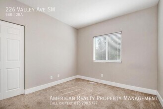 226 Valley Ave SW in Grand Rapids, MI - Building Photo - Building Photo