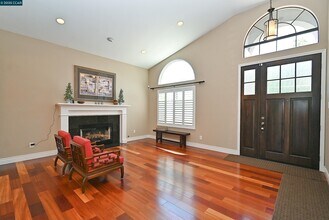 800 Beaver Creek Ct in San Ramon, CA - Building Photo - Building Photo