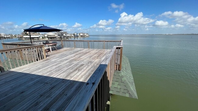 property at 1122 Makatea St