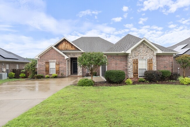 property at 1300 Edge Valley Dr N