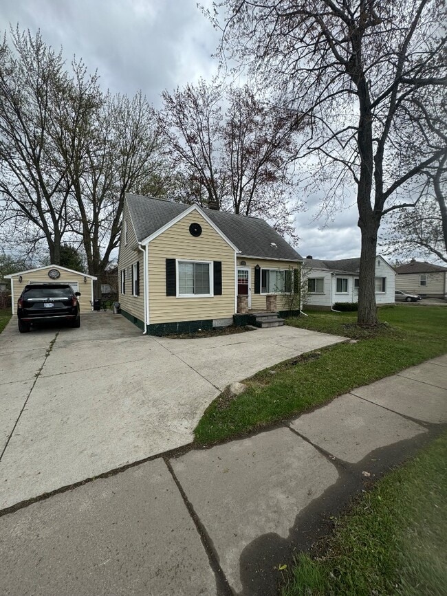 property at 1860 Rochester Rd