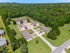 Cedar Chase Apartments in Cedartown, GA - Building Photo - Building Photo