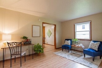 306 Sycamore St, Unit 306.0 in Riverside, IA - Building Photo - Building Photo