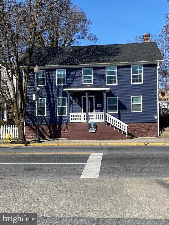 522 W King St in Martinsburg, WV - Building Photo
