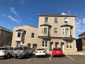 24-32 Mulcaster in Barrie, ON - Building Photo