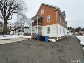381 Ellis St in New Britain, CT - Building Photo - Building Photo