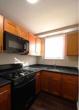 402 N 64th St, Unit 1F in Philadelphia, PA - Building Photo - Building Photo