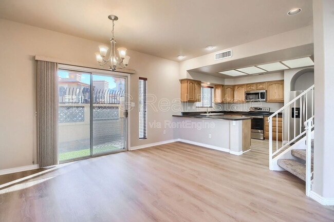 10258 N 12th Pl in Phoenix, AZ - Foto de edificio - Building Photo