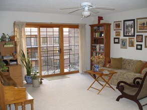 750 Pearson St in Des Plaines, IL - Building Photo - Building Photo