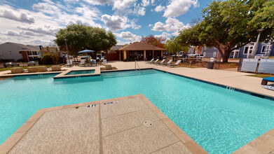 The Landing College Station in College Station, TX - Building Photo - Building Photo