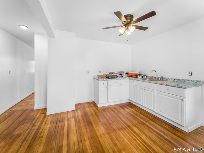 31 Loveland St in Middletown, CT - Foto de edificio - Building Photo