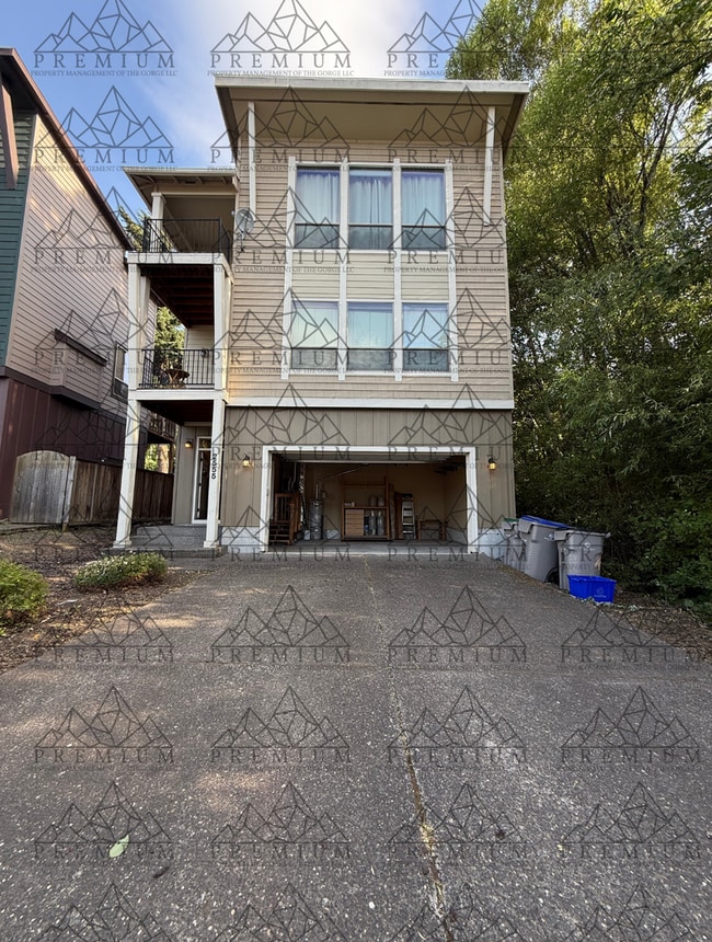 property at 2555 Timberline Dr