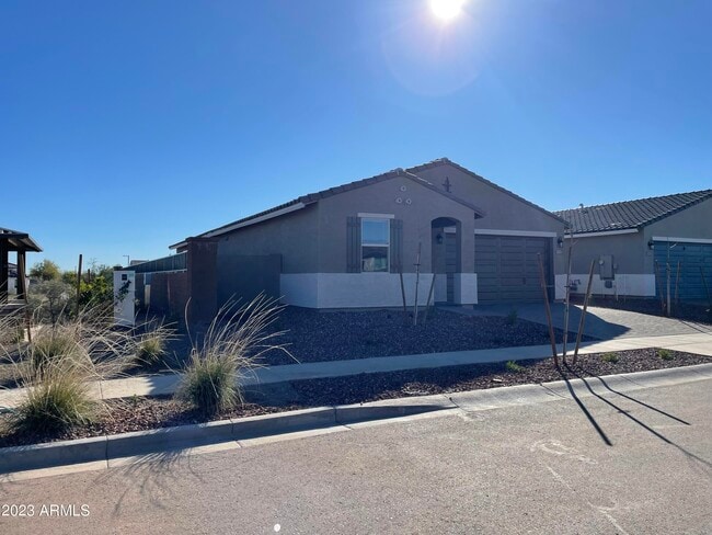 17401 W Red Fox Rd in Surprise, AZ - Building Photo - Building Photo