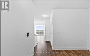 18-1218 Graydon Hall Dr in Toronto, ON - Building Photo - Building Photo