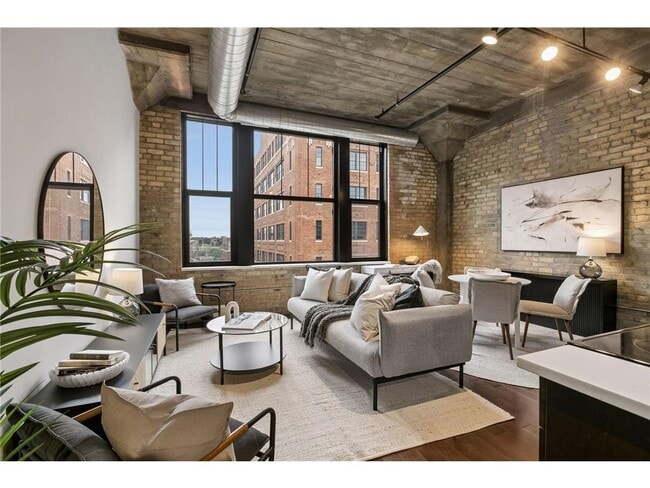 property at 618 N Washington Ave