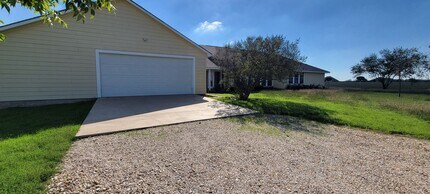 10616 Doyle Rd-Unit -Main House in Del Valle, TX - Building Photo - Building Photo
