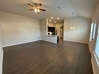 637-639 Ashers Pl in Seguin, TX - Foto de edificio - Building Photo