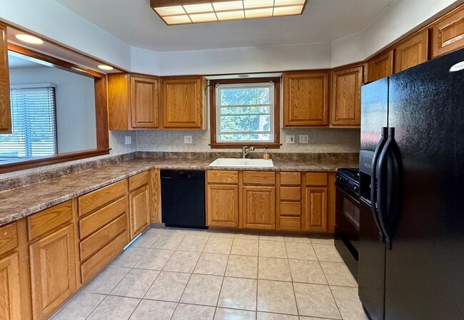 312 S Lodge Ln in Lombard, IL - Building Photo - Building Photo
