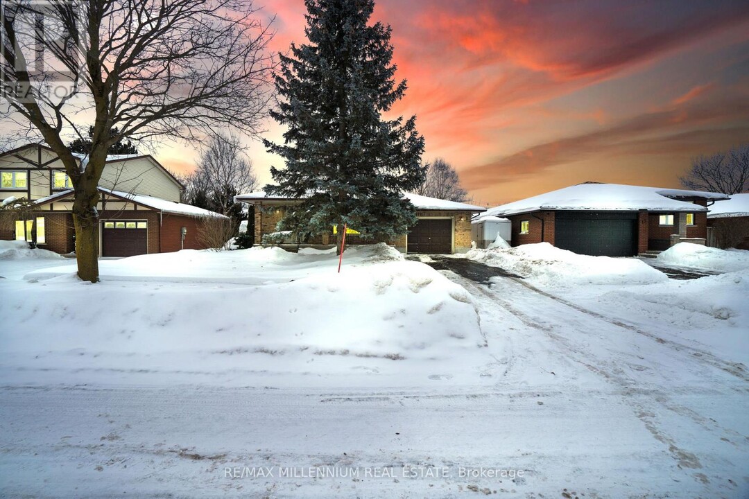 9 Demille St in Stratford, ON - Building Photo