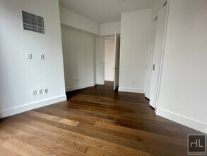 East 44th Street in New York, NY - Building Photo - Building Photo