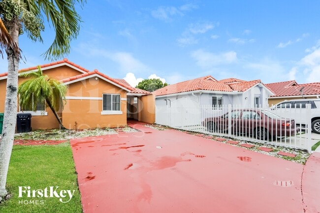 1934 SW 123rd Ave in Miami, FL - Foto de edificio - Building Photo