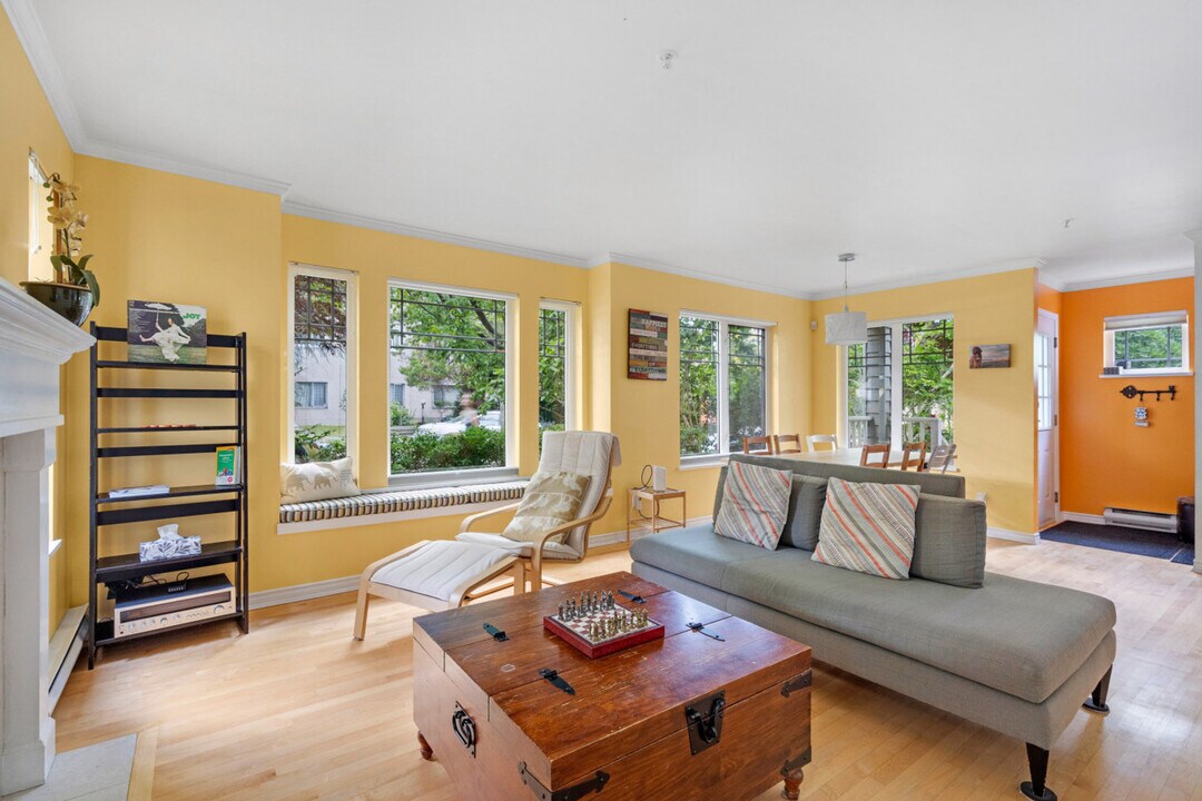 2120 Cypress St in Vancouver, BC - Building Photo