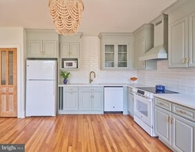 46 York St in Lambertville, NJ - Building Photo - Building Photo
