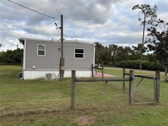 4153 Fanny Bass Rd in St. Cloud, FL - Building Photo - Building Photo