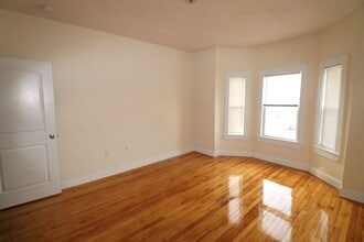 66 Myrtle Ave in Fitchburg, MA - Building Photo - Building Photo