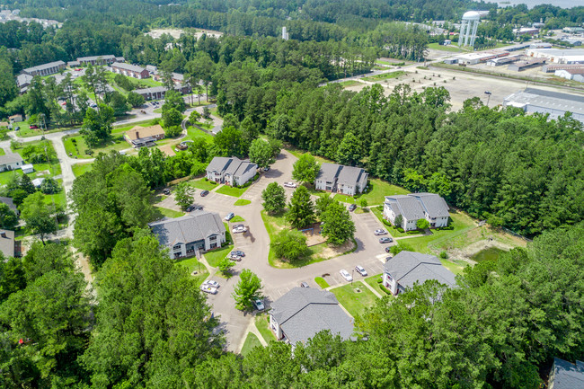 Hunters Landing Apartments in New Bern, NC - Building Photo - Building Photo