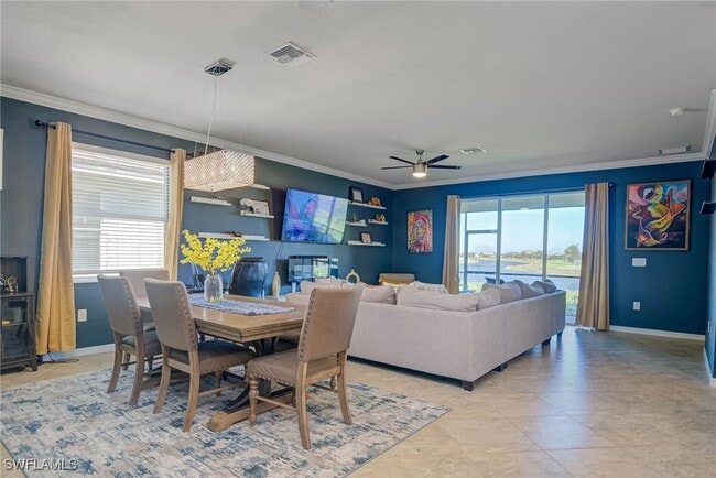 property at 3652 E Hampton Cir