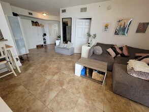 2600 SW 27th Ave in Miami, FL - Building Photo - Building Photo