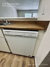 974 Adrian Way in Sparks, NV - Building Photo - Building Photo