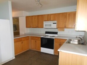 1885 S Quebec Way in Denver, CO - Building Photo - Building Photo