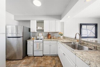 31 NW 108th Ct in Miami, FL - Building Photo - Building Photo