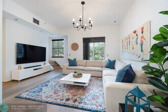 540 NE 7th Ave in Fort Lauderdale, FL - Building Photo - Building Photo