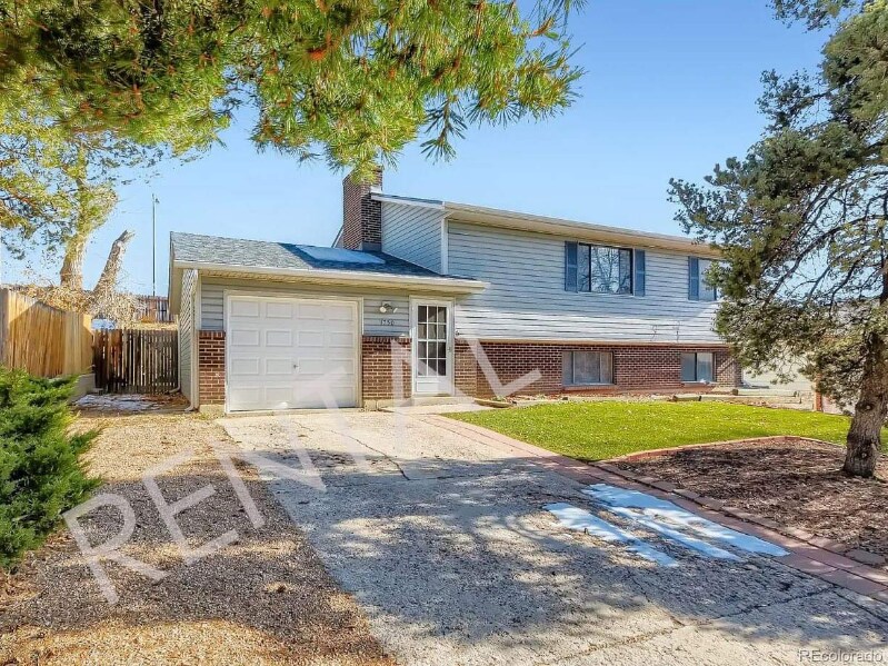 1750 S Ouray Ct in Aurora, CO - Building Photo