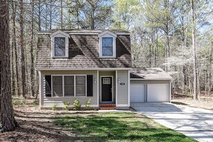 1398 Lakeview Pkwy in Villa Rica, GA - Building Photo