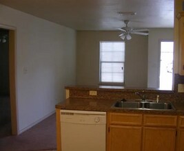 6110 Willis St in Groves, TX - Building Photo - Building Photo