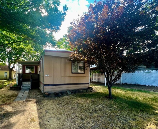 220 SE 16th St in Pendleton, OR - Building Photo - Building Photo