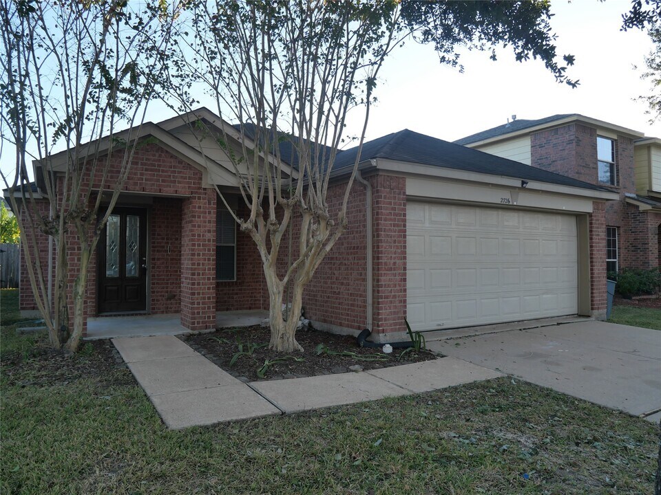 2726 Heatherwind Ln in Houston, TX - Building Photo