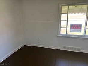 1368 Cherry Ave NE in Canton, OH - Building Photo - Building Photo